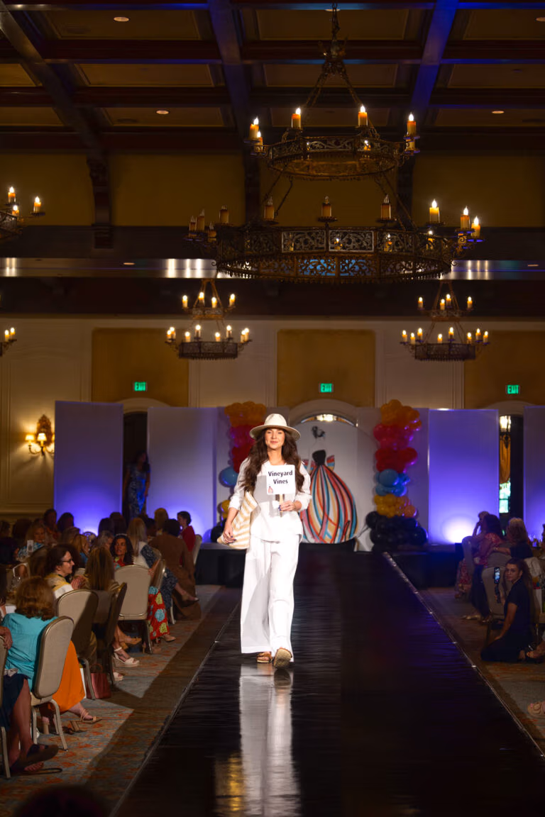 fashion-event-backdrop-stage-design-fashion-backdrop